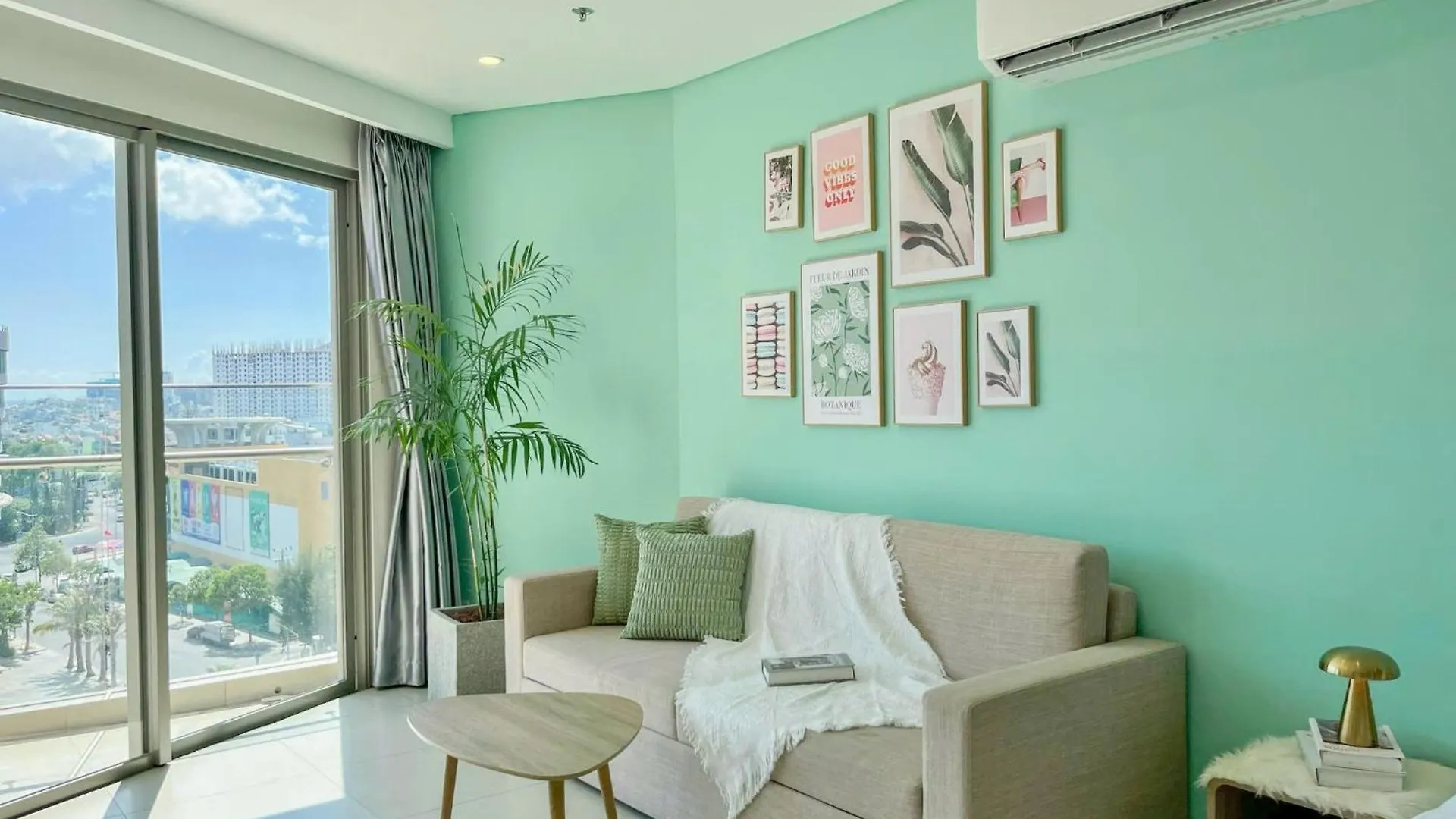 The Song Suites Apartment וונג טאו
